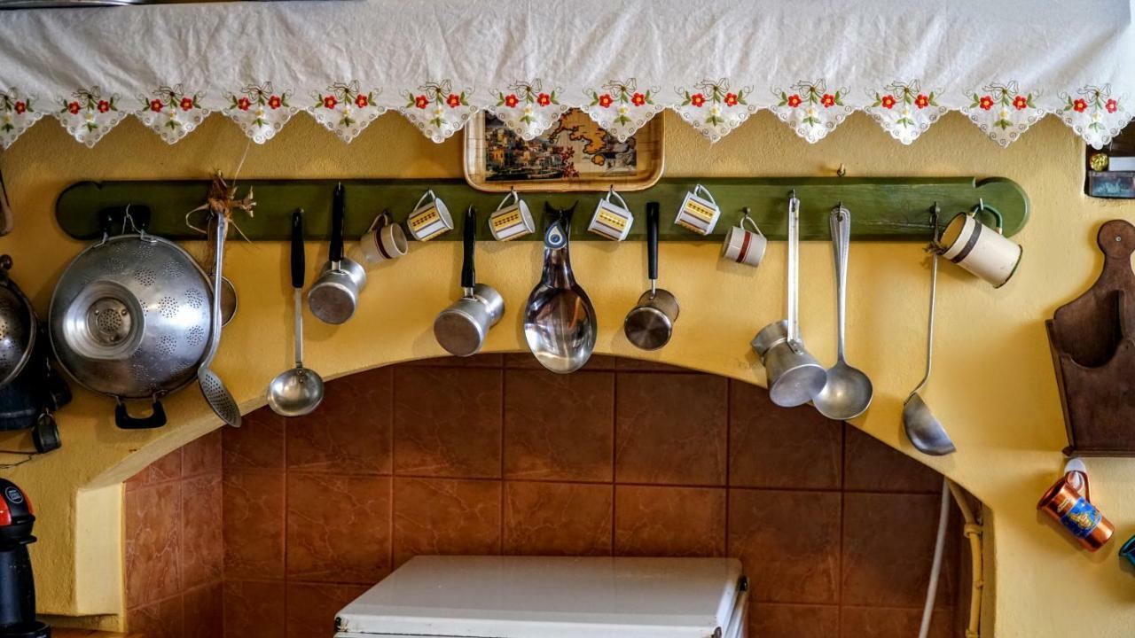 הוילה סימי Moschos Mansion מראה חיצוני תמונה