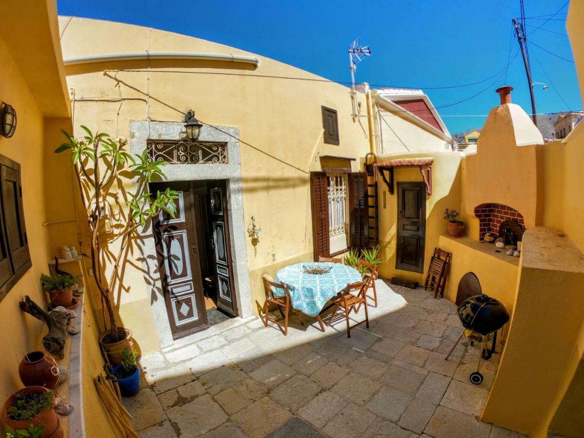 הוילה סימי Moschos Mansion מראה חיצוני תמונה